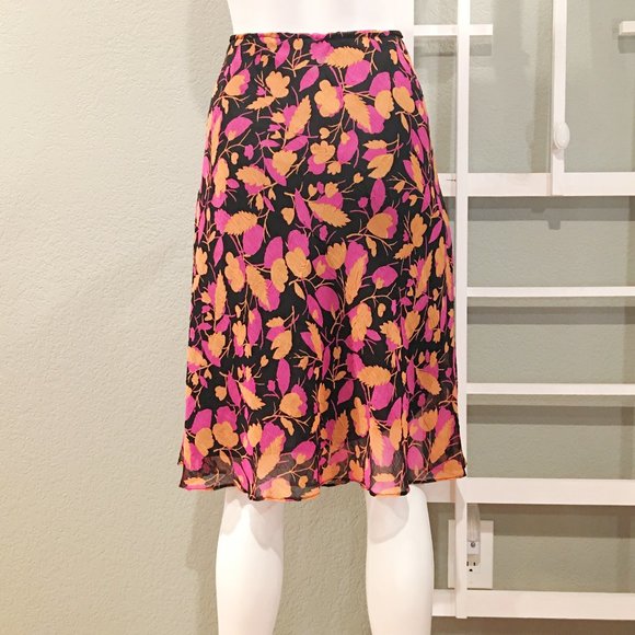 Leaf Print Skirt | Clio - Picture 3 of 6